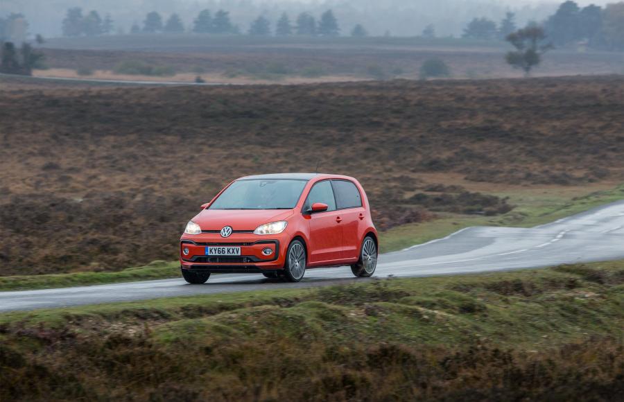  Volkswagen High up! 2016 года  (UK) (фото 13 из 23)